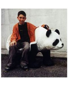 Panda als Sitzbank lebensgroß