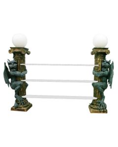 2 Säulen Gothic Regal mit Lampen lebensgroß