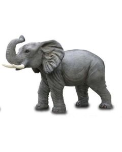 Elefant klein mit Stoßzahn lebensgroß