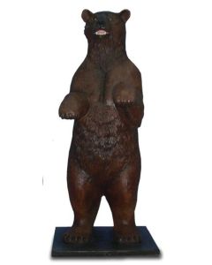 Braunbär stehend lebensgroß