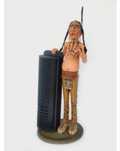 Kleiner Indianer mit CD-Ständer verkleinert