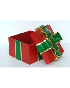 Geschenkbox Rot lebensgroß