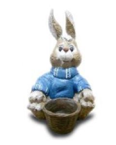 Hase mit Korb lebensgroß