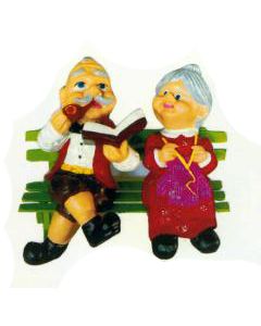 Omi und Opi sitzend auf Bank Variante 1 verkleinert