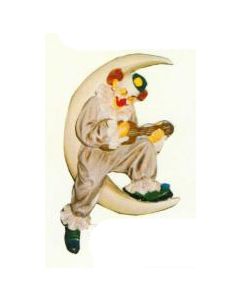Clown klein sitzt im Mond mit Gitarre verkleinert