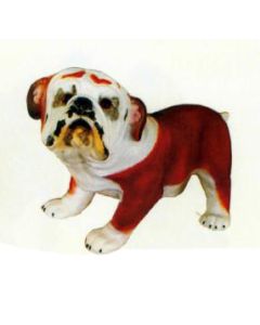 Mops stehend lebensgroß