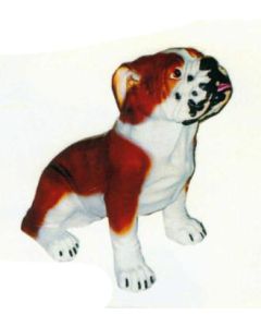 Mops sitzend lebensgroß