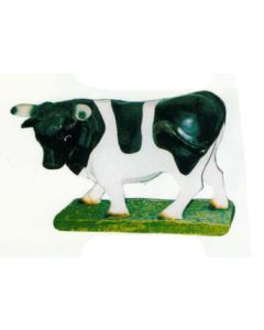 dicker Bulle auf Wiese verkleinert