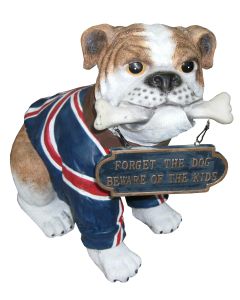 Hund ,englische Bulldogge mit Schild lebensgroß
