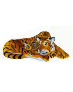 großer Tiger liegend mit Kind lebensgroß