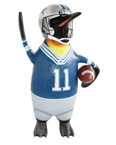 Pinguin Football lebensgroß