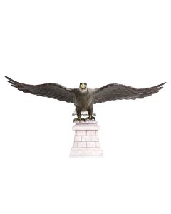 Goldener Adler auf Stein lebensgroß