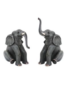Elefant sitzend  lebensgroß