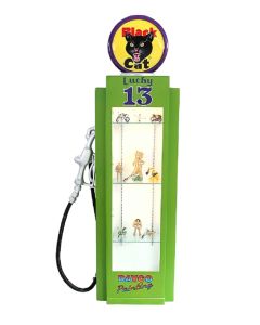 Retro Zapfsäule Grün als Vitrine verkleinert