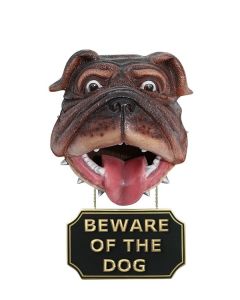Hundekopf mit *Beware Of The Dog*Schild lebensgroß