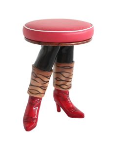 Rote Stiefel Hocker lebensgroß