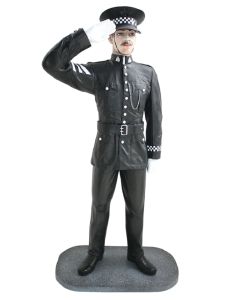 Britischer Polizist Salutierend lebensgroß