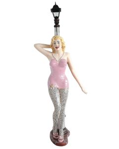 Marilyn in Rosa mit Netzstrümpfen an Laterne lebensgroß