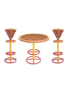 Pizzatisch und Pizzastühle hoch vergrößert