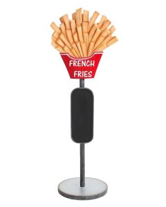 Pommes auf Ständer mit Angebotsschild vergrößert