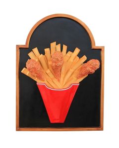 Hühnchen und Pommes auf Angebotstafel vergrößert