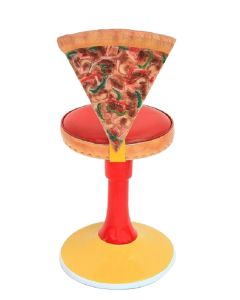Stuhl mit Pizzastücklehne vergrößert