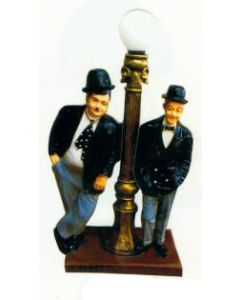 Dick und Doof klein an Laterne verkleinert