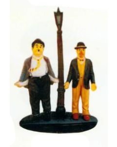 Dick und Doof auf Bordstein mit Laterne klein verkleinert