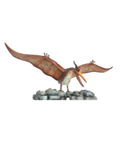 Dinosaurier Pteranodon auf kleinem Stein lebensgroß