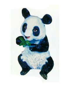 Pandabär sitzend mit Bambus im Mund verkleinert