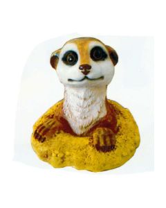 Erdmännchen Kopf aus Boden lebensgroß