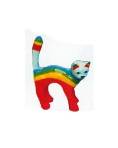 kleines Kätzchen bemalt mit Regenbogen lebensgroß