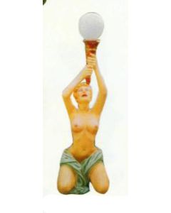 freizügige Frauenfigur mit Lampe als Fackel verkleinert
