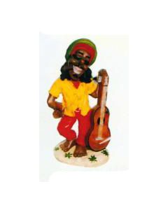 kleiner Jamaikaner mit Joint und Gitarre verkleinert