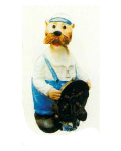 freundliche Robbe als Seemann mit Steuerrad lebensgroß