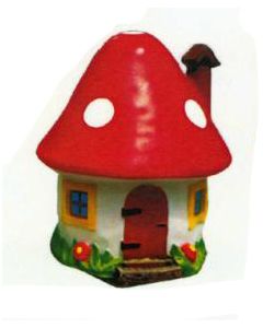 kleines Fliegenpilz als Haus vergrößert