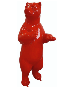 Bär rot lebensgroß