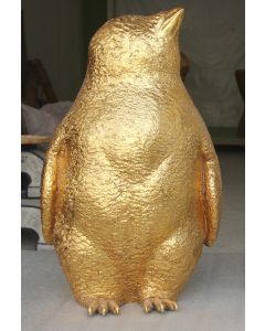 Pinguinbaby gold lebensgroß