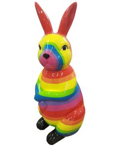 Bunt gestreifter Hase lebensgroß