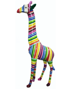 Giraffe bunt gestreift lebensgroß