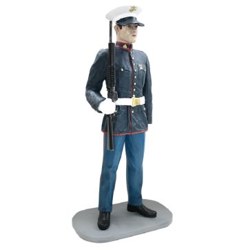 Amerikanischer Marine mit Waffe lebensgroß